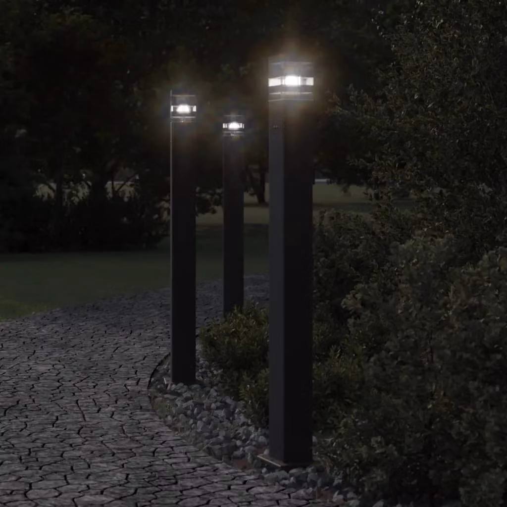 Set di 3 lampade da terra per esterni in alluminio e plastica, colore nero, altezza: 110 cm, con presa e protezione IP44 – 2