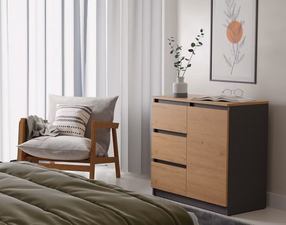 Comodino moderno, 1 anta, 3 cassetti, design funzionale