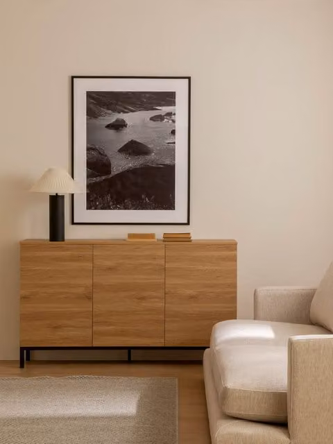 Credenza stretta Kolb Kenay Home in legno e metallo colore naturale e marrone, stile moderno