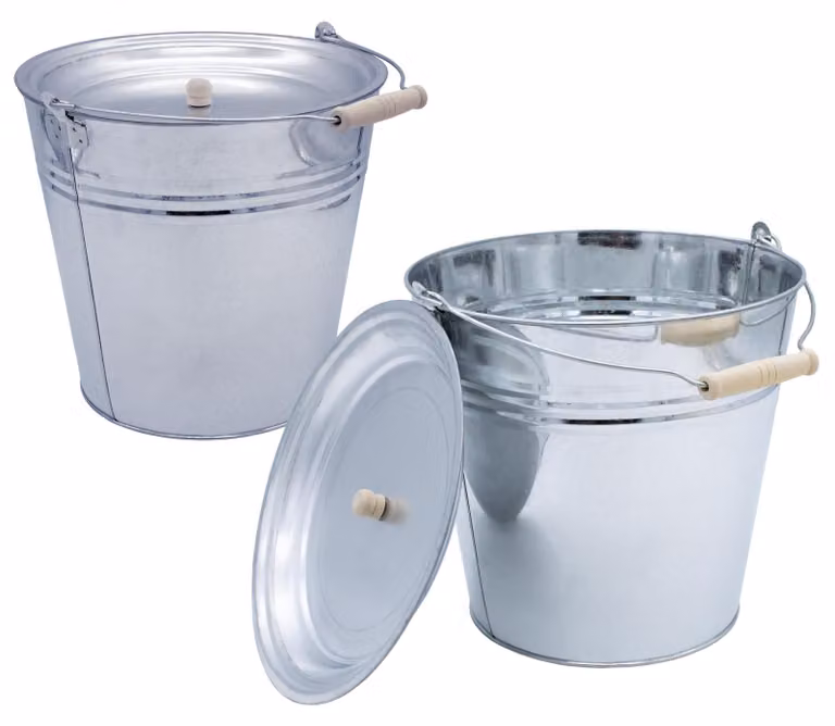 Set di 2 secchielli decorativi argentati da 12 litri, con manico in legno e coperchio, ideali per piantare o trasportare. Materiale: metallo