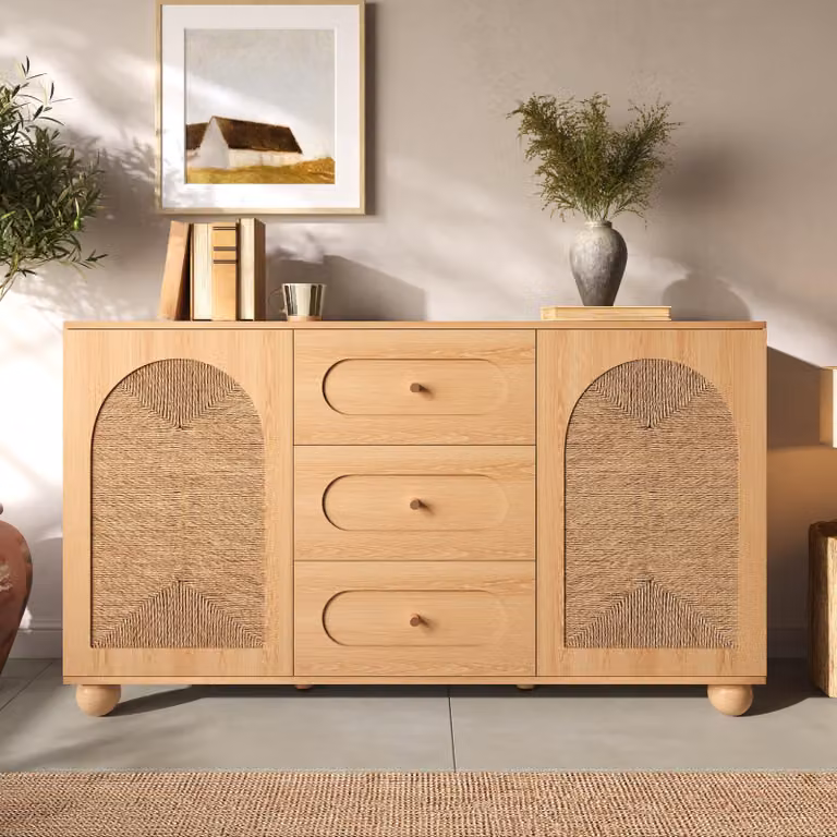 Mobile contenitore Merax con ante in rattan e 3 cassetti, realizzato in MDF e pannelli di legno, mobile per il soggiorno con piedini sferici in legno di pino, colore naturale