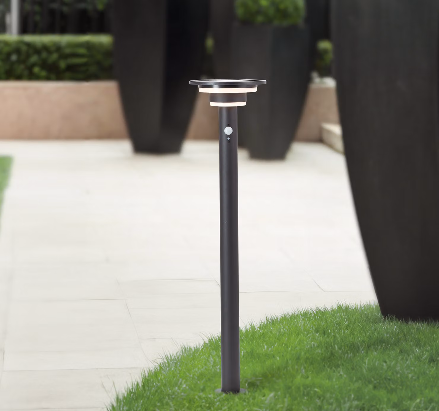 BRILLANTE lampada solare nera da terra per esterni GARVINA | con rilevatore di movimento | 3W 430lm 3000K | acciaio inox/plastica