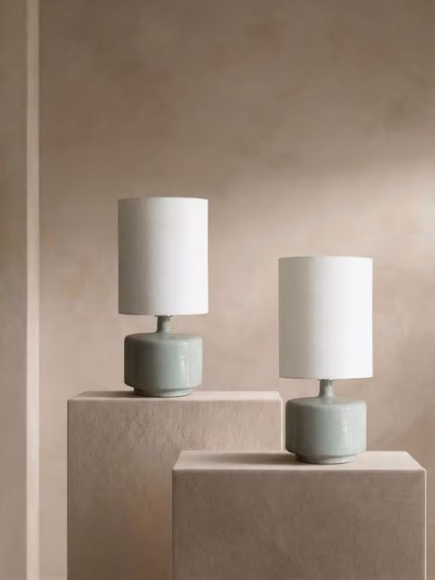 Set di 2 lampade da tavolo Banu Kenay Home in ceramica e tessuto verdi e bianche
