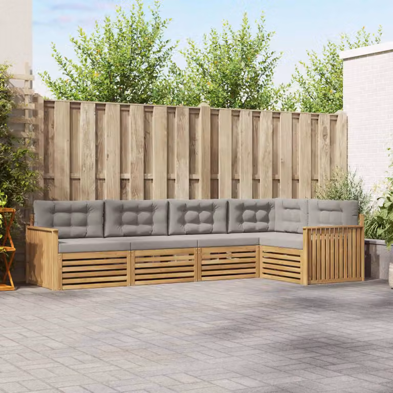 vidaXL Set di divani da esterno a forma di L composto da 5 pezzi in legno di acacia con cuscini, Bianco e Grigio Chiaro