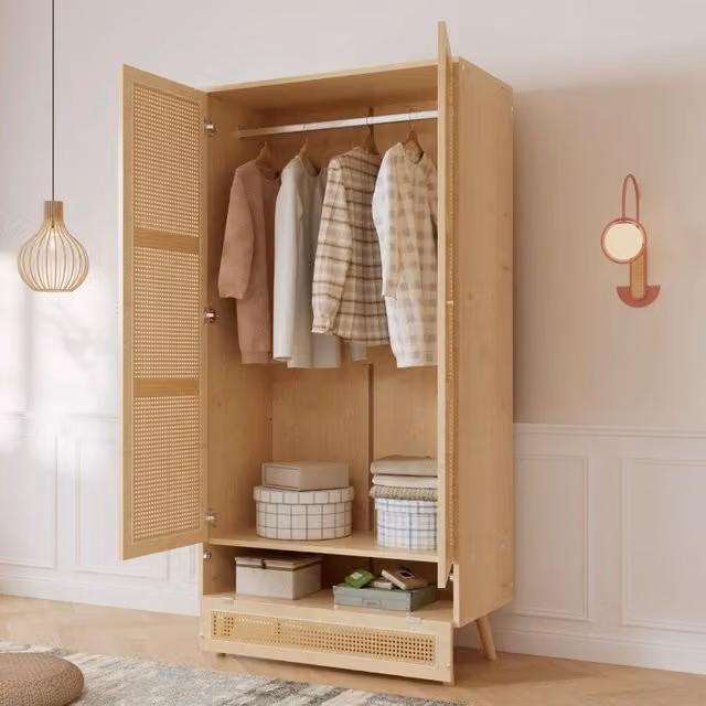 Armadio in stile scandinavo con ante in rattan e MDF beige, dotato di asta appendiabiti e vano a ribalta, L: 90 cm, P: 45 cm, H: 183 cm