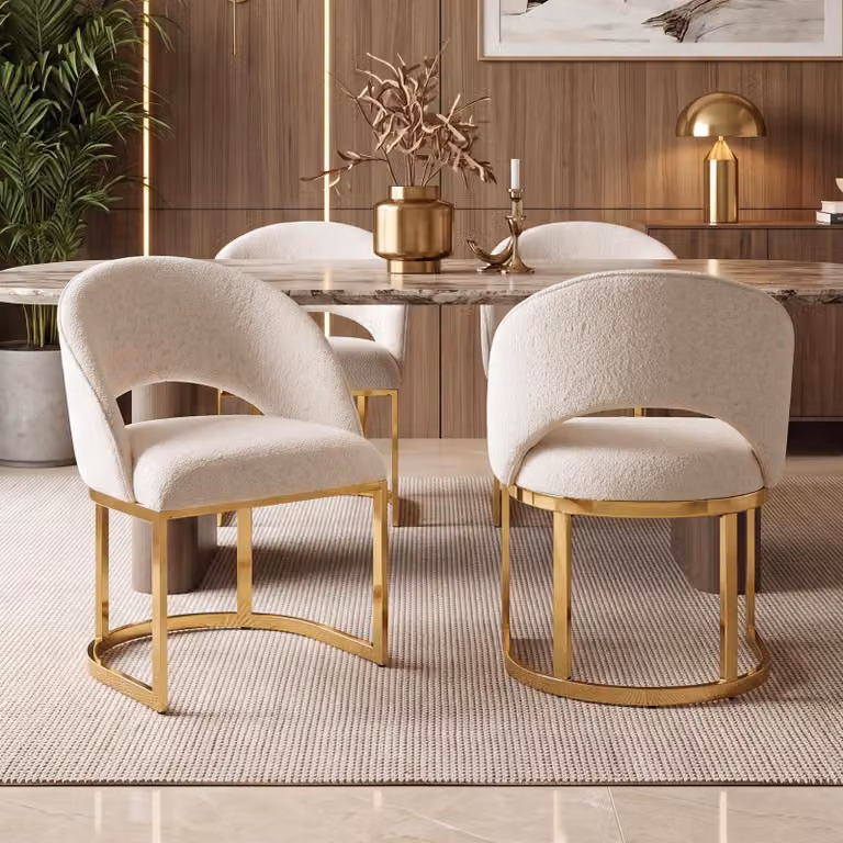 Set di 4 sedie da pranzo Flieks, con gambe placcate in oro, rivestite in tessuto boucle, ideali per ristoranti, soggiorni e cucine. Sedie imbottite, colore beige e oro