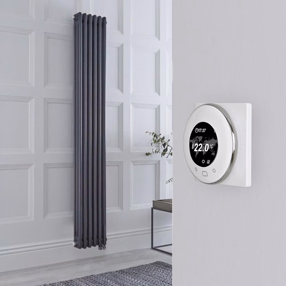 Radiatore Elettrico di Design Verticale Triplo Regent Antracite con Termostato Wifi e Integrazione Smart Home H: 180 cm, L: 29 cm, P: 29 cm
