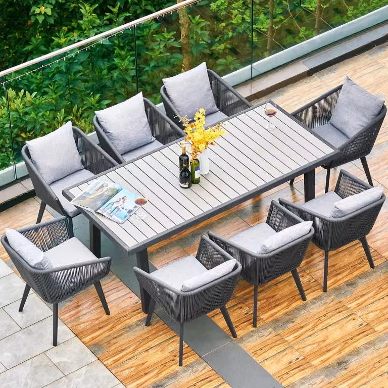 Set da giardino Rainsworth in rattan Composto da 8 poltrone e 1 tavolo con 8 cuscini e 8 cuscini da seduta