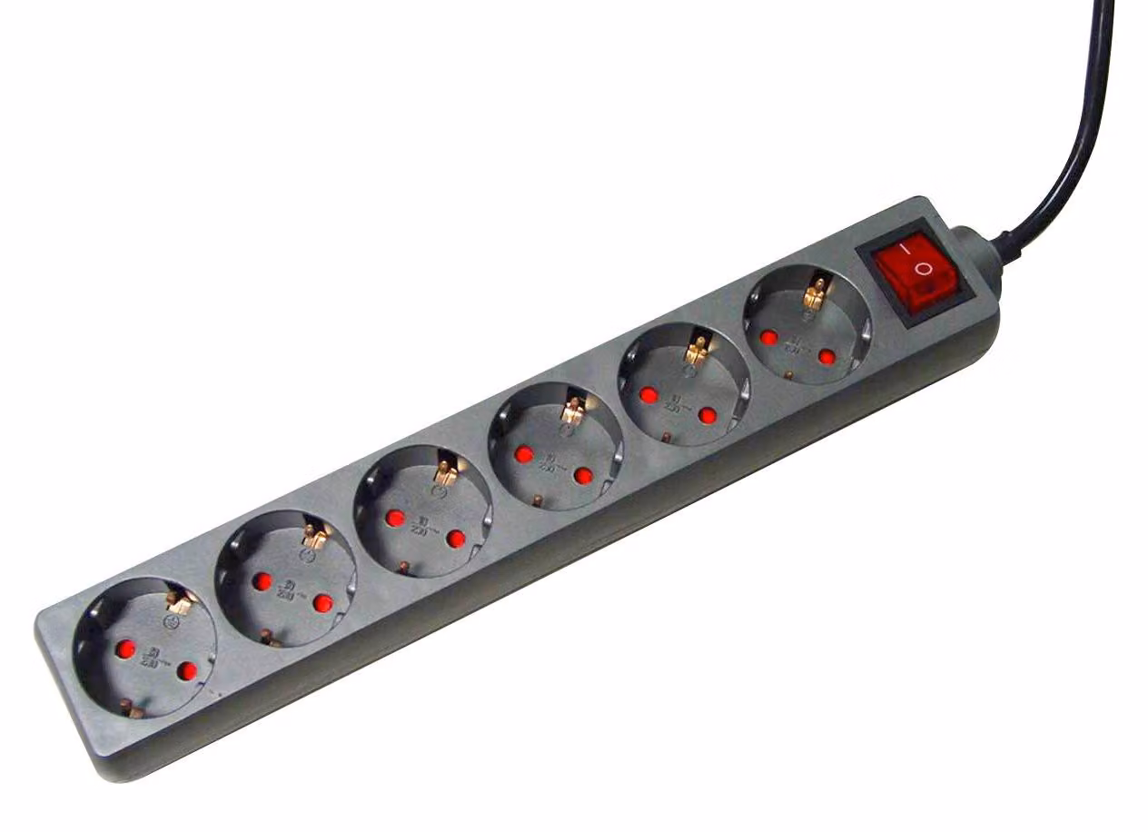 Prese da tavolo UNITEC con interruttore e spina, 6 prese, lunghezza 1,4 m, cavo H05VV-F3G1.5 mm², colore: titanio
