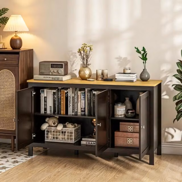 Buffet con 3 ante e 2 ripiani regolabili, piano in effetto legno chiaro (solo mobile contenitore)