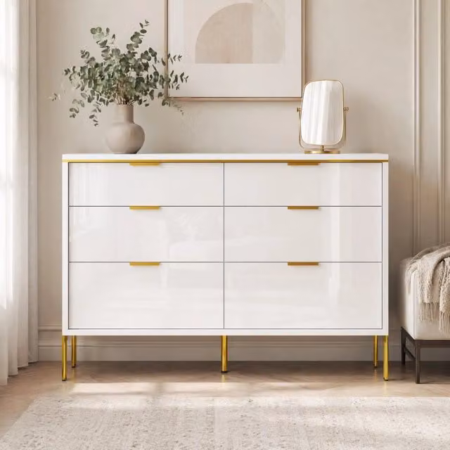 Credenza ULEVR 120x40x85,5 cm con 6 cassetti, frontali lucidi bianco e dettagli dorati