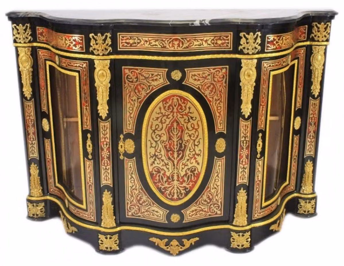 Comò in stile barocco "Padrino", con intarsi "Boulle", nero, oro e rosso, con piano in marmo, dimensioni 161 x 105 x 46 cm