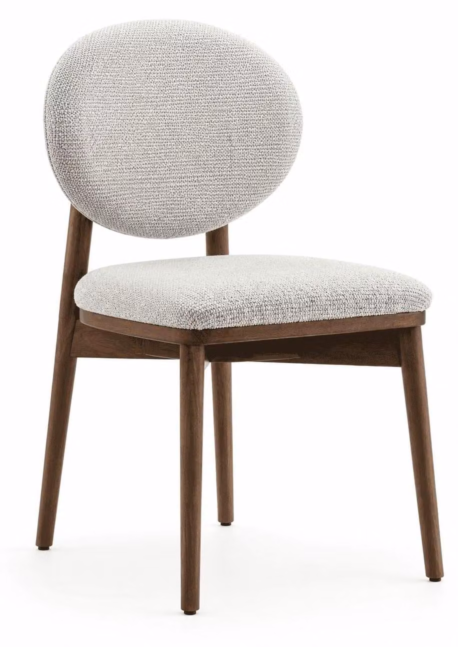 Sedia in legno color legno chiaro per la sala da pranzo. Sedia per la sala da pranzo, sedia imbottita, sedia di design