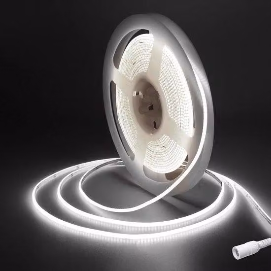 Strisce LED da 5 metri - Bianco freddo 6500K - Flessibili e lucide - Ideali per decorazioni fai da te