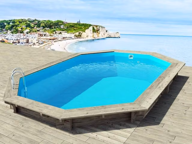Piscina fuori terra ovale in legno Northern Brazilia 145 di colore blu L: 5,86 m, P: 3,86 m, H: 1,44 m