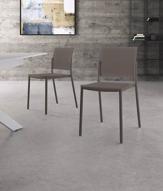 Sedia Venus in Polipropilene Visone, Design Moderno e Minimalista, Impilabile, Struttura Robusta per Interni - Om/405/VS