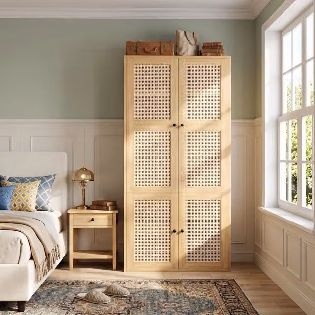 Armadio 90 x 47 x 200 cm; ante a battente con intreccio in rattan; 1 asta appendiabiti; 3 cassetti; 4 scomparti contenitore