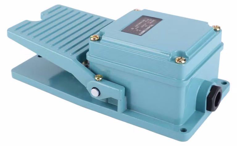 Interruttore a pedale TFS-402 - Contatto momentaneo 1NO 1NC, pedale in alluminio