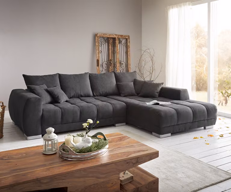 Divano ad angolo DELIFE Josea 300x220 cm in microfibra nera con chaise longue a destra