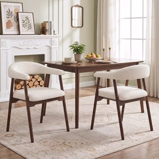 Set di 2 sedie da pranzo Minimal in stile moderno con struttura in legno massello effetto noce e rivestimento in tessuto boucle beige imbottito