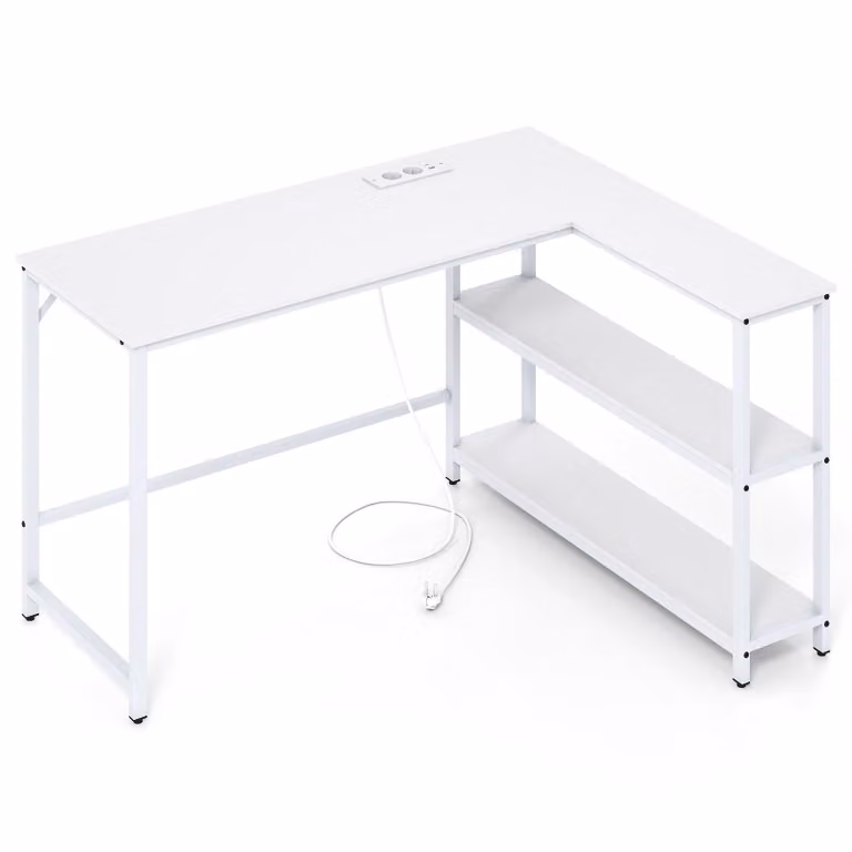 COSTWAY 131x106cm Scrivania a L, scrivania angolare con prese di corrente, porta di ricarica USB, ripiano e struttura in metallo, scrivania da gioco, scrivania angolare per computer bianca