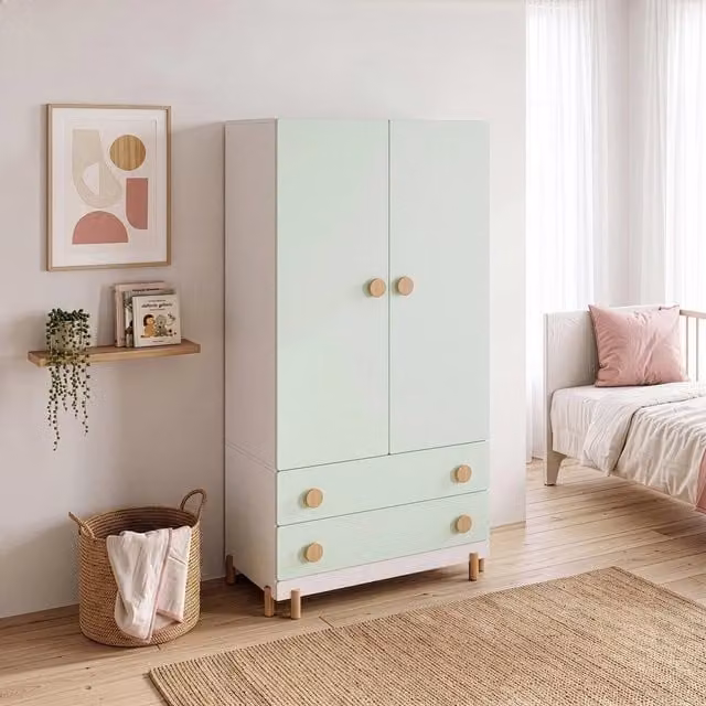Armadio per cameretta Vaarentaa en.casa con 2 ante e 2 cassetti, stile scandinavo, Bianco/Verde Menta, H 156 cm x L 80 cm x P 41 cm – 1