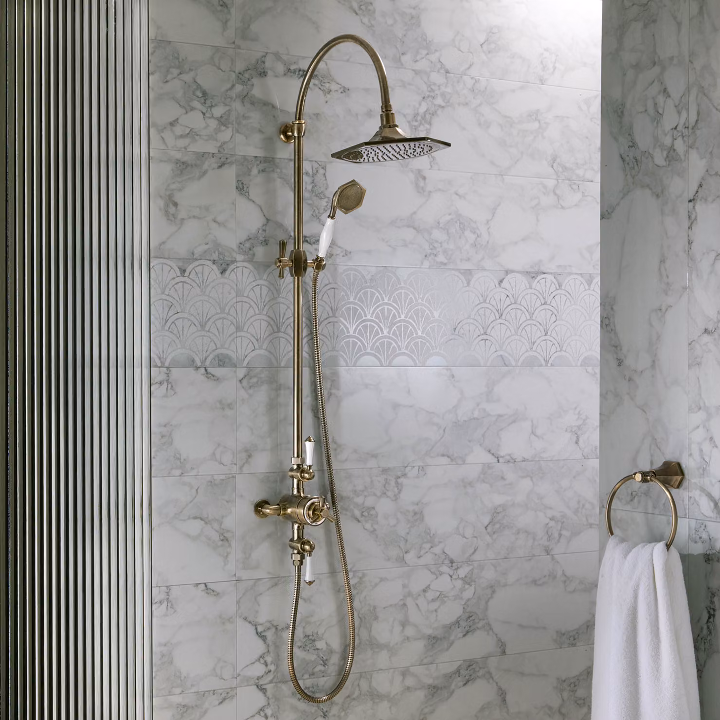 Colonna Doccia Art Deco con Miscelatore Termostatico Esposto (2 vie) - Ottone Spazzolato - Earlham