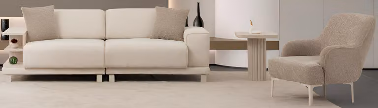 Luxuriöses Beiges Wohnzimmer-Set – 3-Sitzer Sofa, Beistelltisch und Sessel