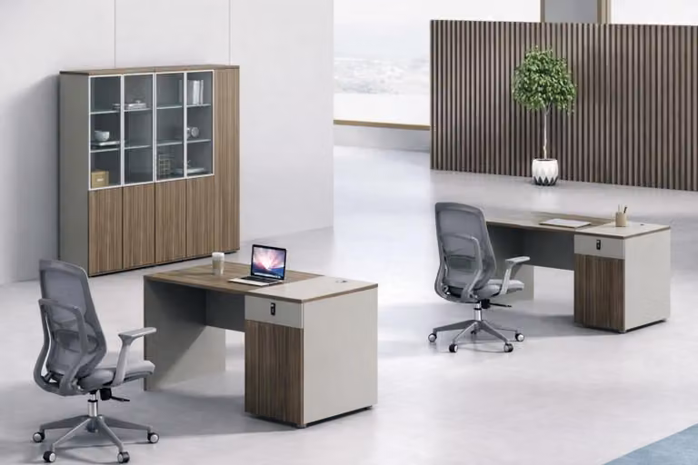 Set da ufficio moderno composto da scrivania e libreria con effetto legno: mobili di alta qualità