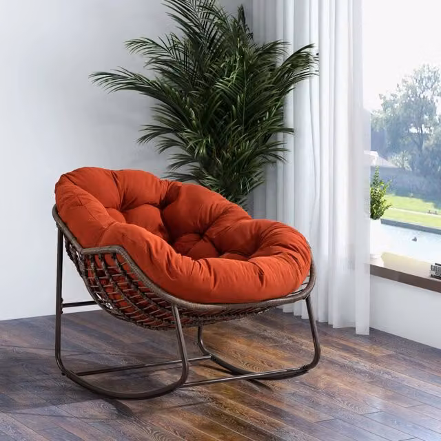 Poltrona a dondolo da esterno WISHDOR in rattan sintetico e metallo lacciato, colore arancione, L: 78 cm, P: 106 cm, H: 90 cm – 1