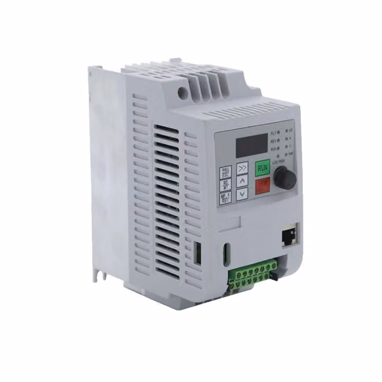 Inverter, ingresso 1 fase 220V, uscita 3 fasi 220V, 220V 2,2KW, 1 fase 220V, 3 fasi 220 V