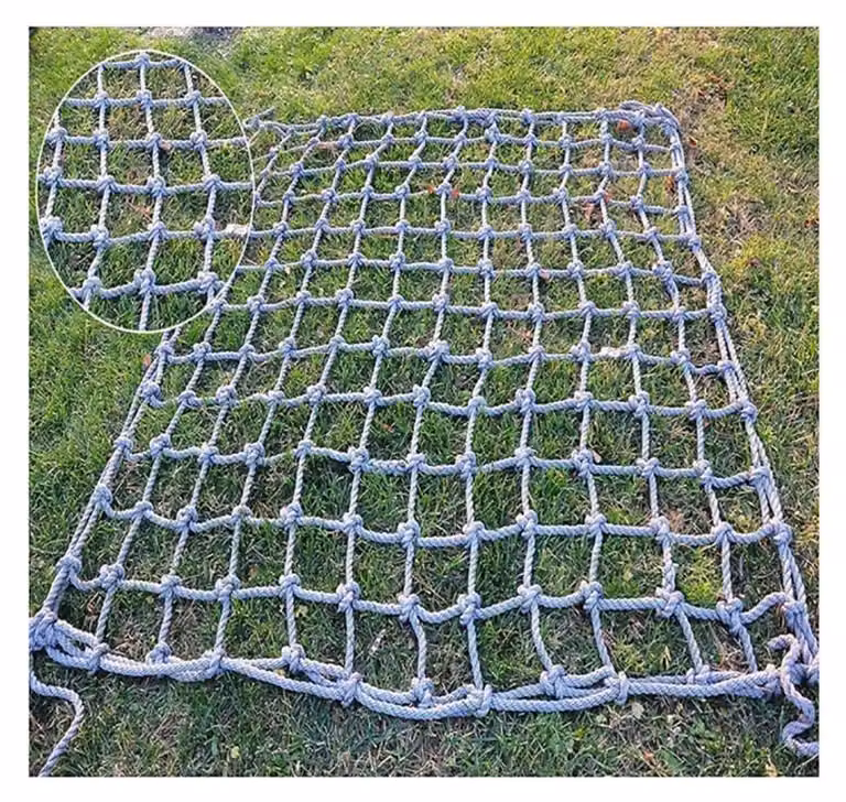 Rete da arrampicata sicura, realizzata in nylon resistente, ideale per il divertimento all'aperto