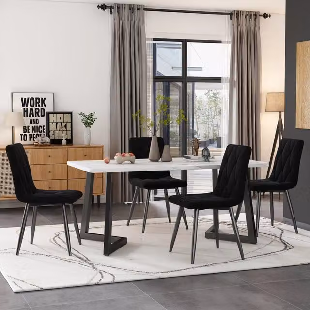 Set di 4 sedie da pranzo in velluto nero, seduta imbottita con struttura in metallo, design elegante a spina di pesce