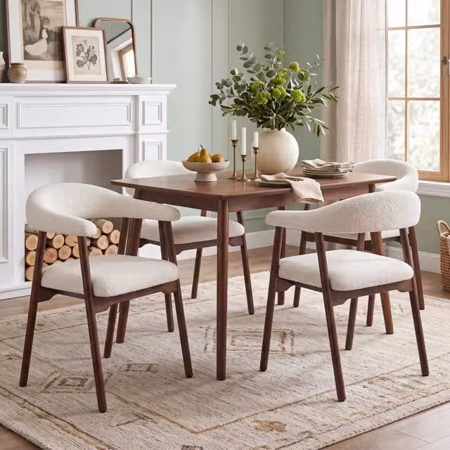 Sedie da pranzo, 2 pezzi in bouclé beige e legno massello color noce con schienale ergonomico a C e braccioli