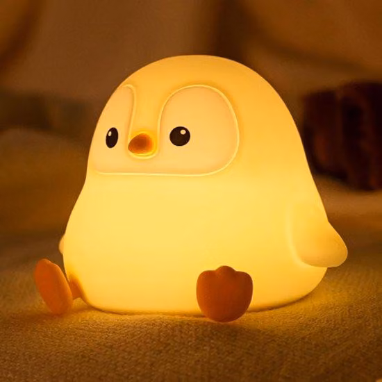 Lampada da comodino a forma di pinguino in silicone, ricaricabile, con 2 livelli di intensità luminosa, morbida al tatto, ideale per l'ufficio e come regalo.