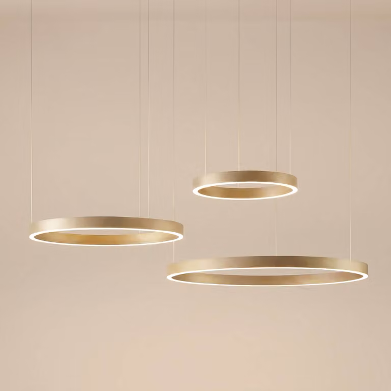 Lampada LED a sospensione Quitani Aureon, oro, Ø 80 cm, dimmerabile, CCT Aureon Quitani, dimmerabile, Ottone / Oro, Soggiorno / Sala da pranzo, Alluminio, Moderno