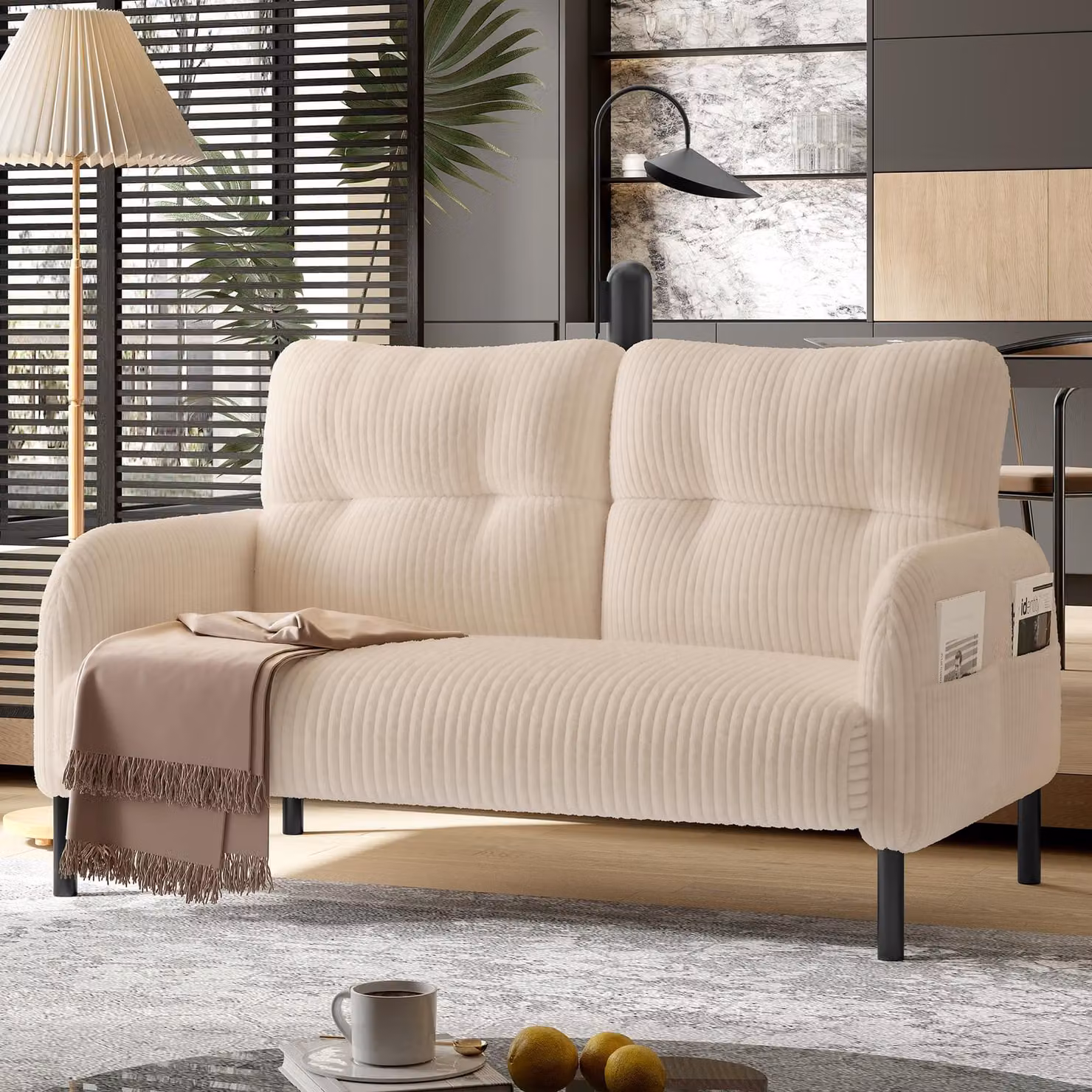okwish Poltrona moderna a due posti, con schienale ergonomico e braccioli, rivestita in tessuto vellutato, con gambe in metallo e tasche laterali, color beige