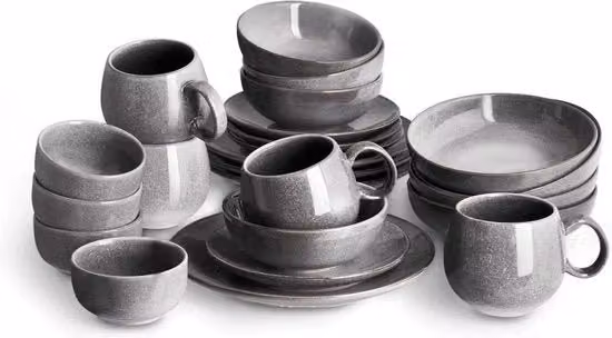 Set di piatti e tazze da tavola in materiale ecocompatibile