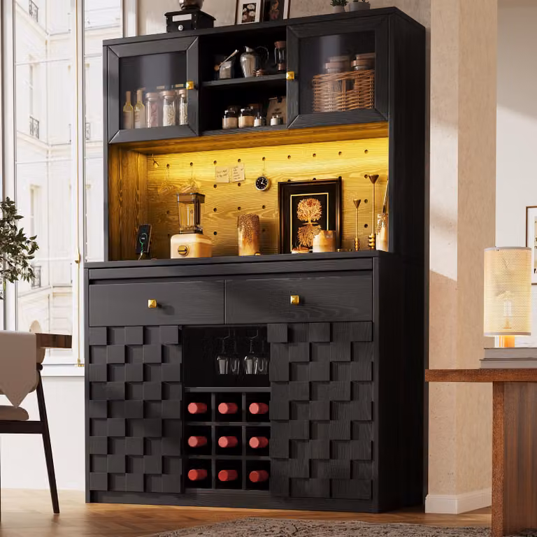 Mobile da cucina Flieks con ante in acrilico, maniglie a scomparsa, credenza con portabottiglie per vino, striscia LED, prese USB, mobile alto, colore nero