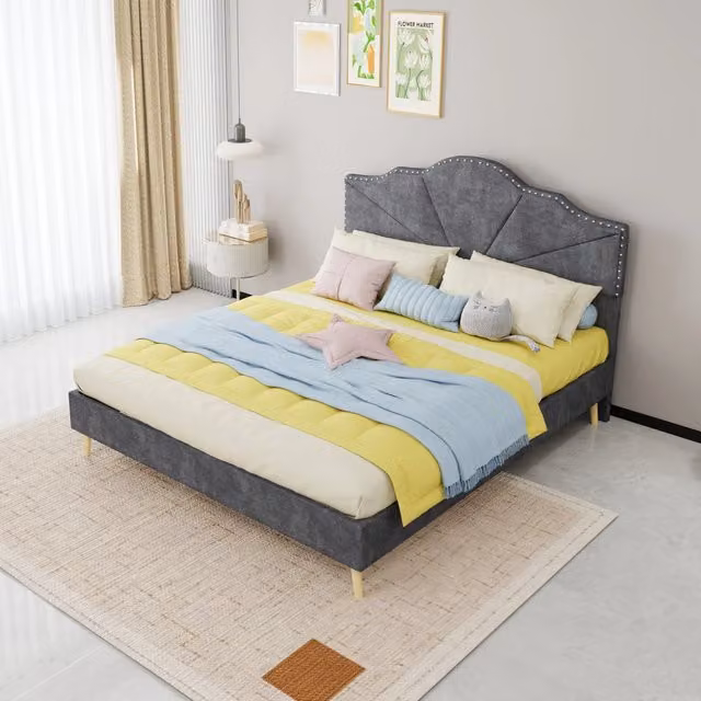 Letto matrimoniale imbottito 160 × 200 cm grigio con testiera geometrica e rete a doghe in metallo