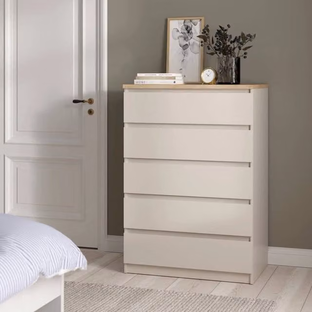 Cassettiera Ansel DMORA con 5 cassetti, colore beige e marrone, L 77 cm x P 50 cm x H 111 cm – 1