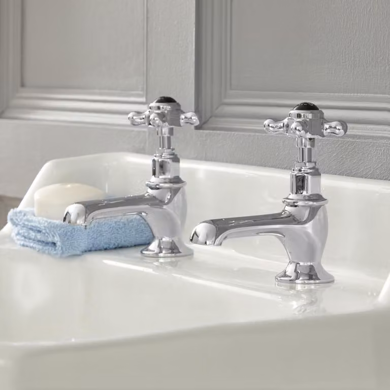 Coppia di Rubinetti a Croce Per Lavabo - Design Tradizionale Cromo/Nero - Elizabeth