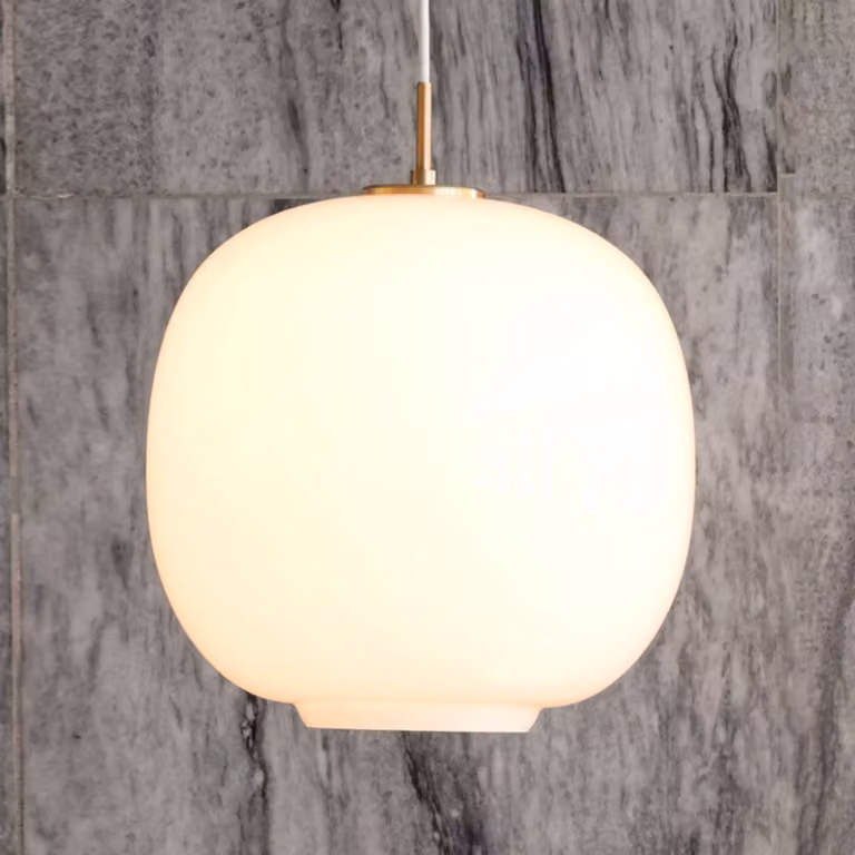 Louis Poulsen Lampada a sospensione in vetro VL45 Radiohus, dimmerabile, Bianco / Opale, Soggiorno / Sala da pranzo, Vetro, Design, Lampada a sospensione