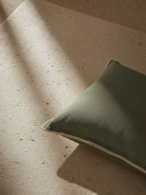 Cuscino quadrato Pure in lino color kaki Kenay Home L/P: 45 x 45 cm