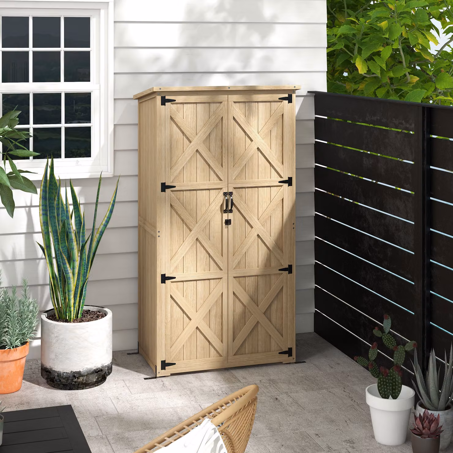 Armadio da giardino Outsunny con 2 porte e ripiani laterali, casetta rimessa in stile rustico, L: 90 cm, P: 54,5 cm, H: 161/168,5 cm, Naturale – 2