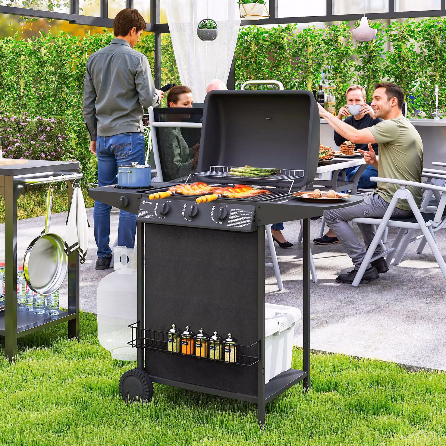 Barbecue a gas Outsunny con 4 bruciatori indipendenti, coperchio con termometro e supporto laterale, Nero, L: 108 cm, P: 54 cm, H: 97 cm – 2