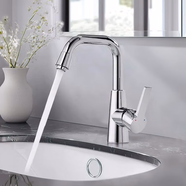 Miscelatore monocomando per lavabo, girevole a 360°, in ottone cromato