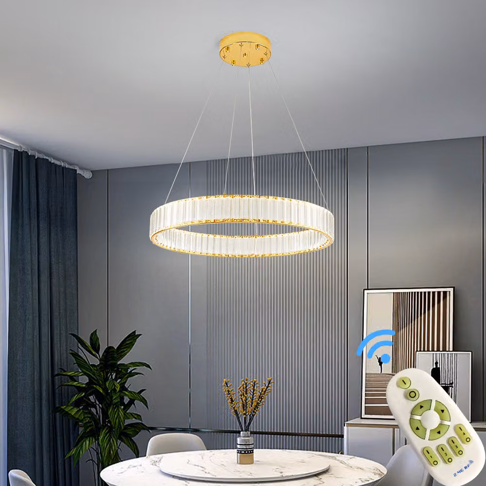 Eurotondisplay Lampada a sospensione LED 3015-600 large crystal clear con telecomando Colore della luce bianco caldo, bianco neutro o bianco freddo Regolabile in continuo Dimmerabile Struttura in metallo dorato Altezza regolabile 120 cm
