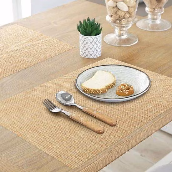 Set di quattro pezzi in legno impiallacciato di altissima qualità