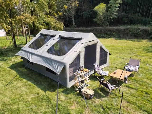 Gazebo da giardino gonfiabile con telaio a trave, finestre a rete e protezione UPF50+ in poliestere verde
